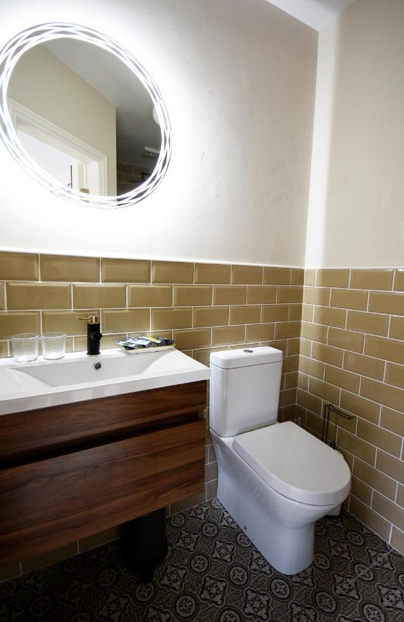 The Pink Door Westport Bed & Breakfast エクステリア 写真