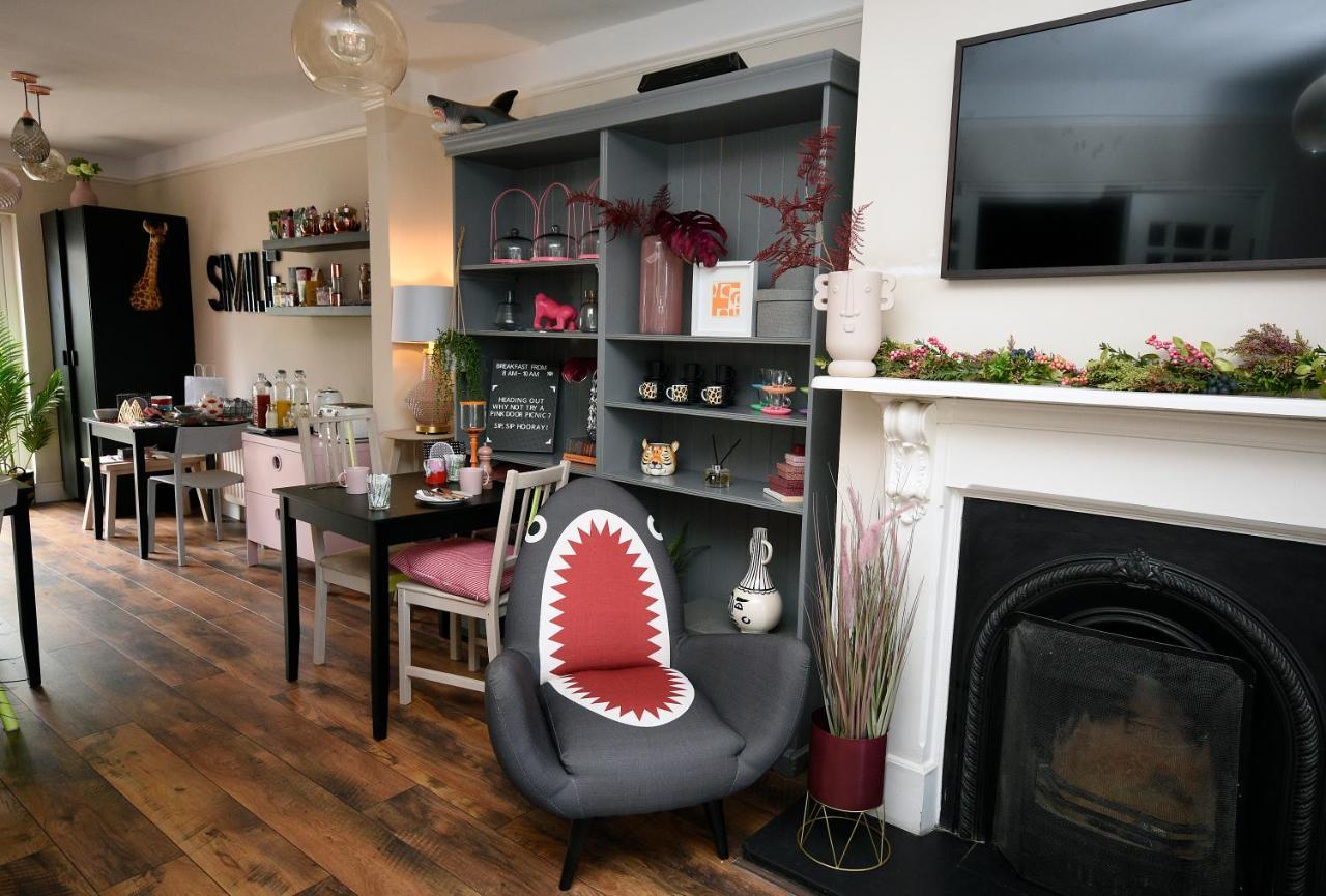 The Pink Door Westport Bed & Breakfast エクステリア 写真