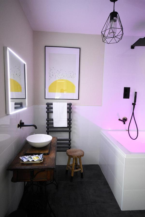 The Pink Door Westport Bed & Breakfast エクステリア 写真